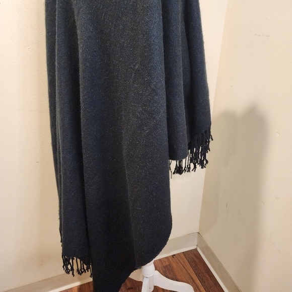 Ann Taylor Black Fringe Faux Leather Trim Open Poncho One Size - Picture 6 of 13